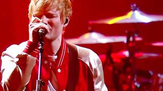 Ed Sheeran – Bad Habits (feat. Bring Me The Horizon) [Live at the BRIT Awards 2022]