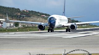 DANGEROUS JETBLAST | Boeing 737-800 Takeoff from SKIATHOS, Greece | Jetblast into Beach! [4K]