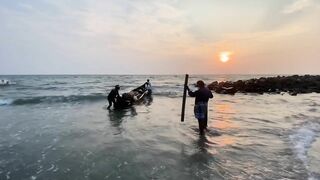 Cinematic beach day | Shot on iPhone | #kochigram #pitbullswiming #pitbullsofinstagram #iphone11