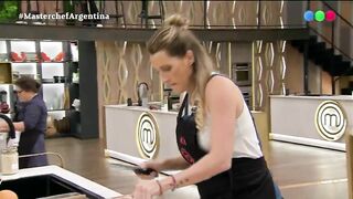 ¡Increíble! ¿Mery del Cerro usó un huevo del piso para cocinar? - Masterchef Argentina