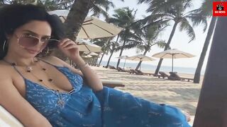 Mallika Sherawat Doing Yoga In A Hot Bikini [ VIDEO VIRAL ]