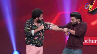 Hyper Aadi, Pradeep | Funny Joke | Dhee 14 | The Dancing Icon | 16th February 2022 | ETV