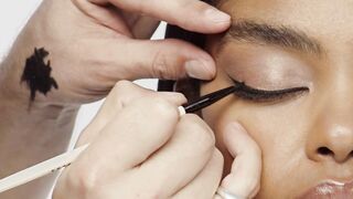 Easy Winged Liner With Celebrity Make Up Artist Michael Ashton