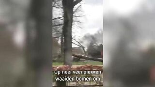 Storm Eunice trekt over Gelderland, een compilatievideo