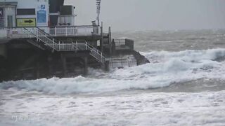 Storm Eunice blasts Bournemouth and Boscombe beach as 100mph winds lash south coast of England