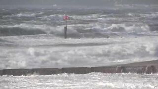 Storm Eunice blasts Bournemouth and Boscombe beach as 100mph winds lash south coast of England