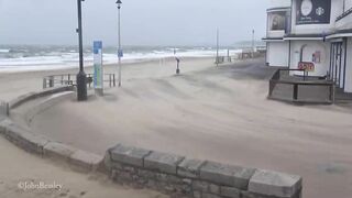 Storm Eunice blasts Bournemouth and Boscombe beach as 100mph winds lash south coast of England