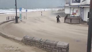 Storm Eunice blasts Bournemouth and Boscombe beach as 100mph winds lash south coast of England