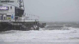 Storm Eunice blasts Bournemouth and Boscombe beach as 100mph winds lash south coast of England