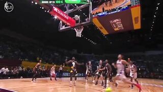 Gianmarco Tamberi with a MEAN put back dunk???? | NBA Celebrity Game