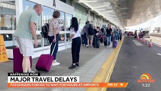 Major travel CHAOS at Australian airports | 7NEWS