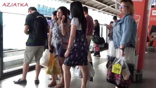 Bangkok life - Rush hour in public transport - Thailand travel vlog 11b