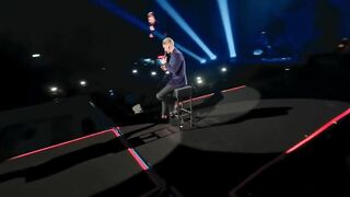 Mart Hoogkamer - Vergeet Nooit Waar Je Vandaan Komt (Live In Ahoy 2022) [Officiële videoclip]