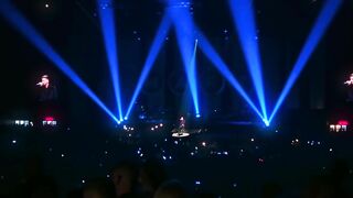 Mart Hoogkamer - Vergeet Nooit Waar Je Vandaan Komt (Live In Ahoy 2022) [Officiële videoclip]