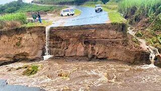 KZN Floods Devastation (Durban, Pinetown, Amanzimtoti, Uvongo Beach) recap on 17 April 2022