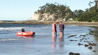 ????Emergency Surf Rescue: Surf Beach, Batemans Bay 17 April 2022