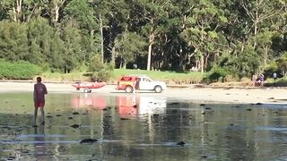 ????Emergency Surf Rescue: Surf Beach, Batemans Bay 17 April 2022