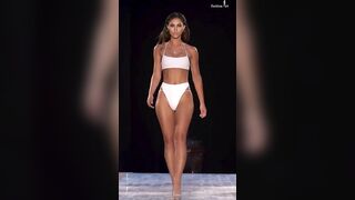 ???? Bikini Show: Steph Rayner