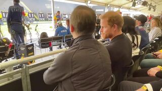 UPCLOSE Prince Harry & Meghan Markle - Invictus Games 2022