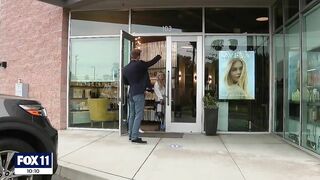 Man exposes himself to entire hair salon in Long Beach