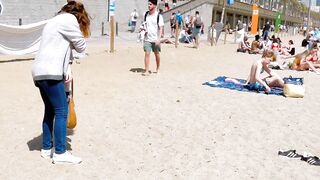 Barcelona beach walk 2022/beach Barceloneta