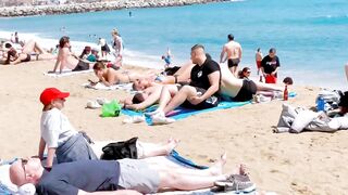 Barcelona beach walk 2022/beach Barceloneta