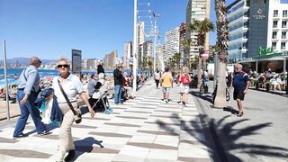 BENIDORM ???????? LEVANTE BEACH - BUS CITY TOUR 24 APRIL 2022 SPAIN 4K