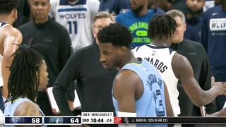 Crazy Fan Runs on Court During Grizzlies-Timberwolves Game ????