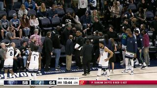 Crazy Fan Runs on Court During Grizzlies-Timberwolves Game ????