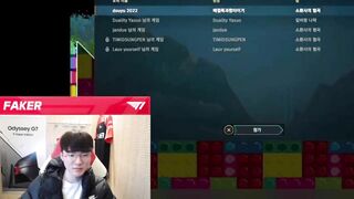 Faker smiling while looking at Oner's messages | T1 Stream Moments