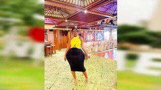 Madube  -Plus Size Curvy Model/Fashion Model/Instagram Star