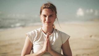 Yoga next to the Ocean - practice in Portugal