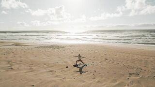 Yoga next to the Ocean - practice in Portugal