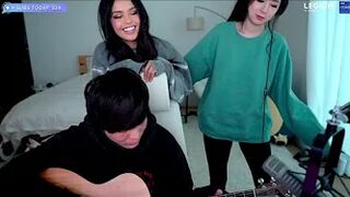 Sykkuno Plays Fuslie's Guitar On Stream