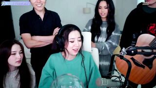 Sykkuno Plays Fuslie's Guitar On Stream