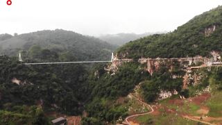 Dit is de langste glazen brug ter wereld