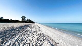 Saturday Morning at the Beach in North Naples, FL 04.30.22