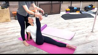 stretching to improve gymnastic splits #gymnastics #yoga