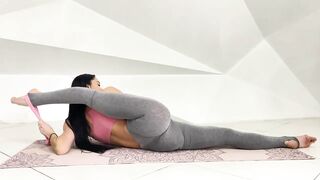 Middle Splits and Oversplits Stretching  Contortion Flexibility  Gymnastics Training