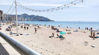 BENIDORM ???????? LEVANTE BEACH BARS & Restaurants May 2022 Spain Walking Tour 4K