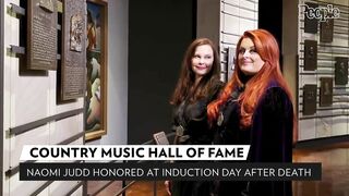 Naomi Judd Remembered by Daughters at Country Music Hall of Fame Ceremony | PEOPLE