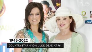 Naomi Judd Remembered by Daughters at Country Music Hall of Fame Ceremony | PEOPLE