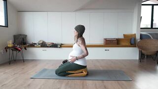 Pregnancy Yoga Practice Timelapse | 40 Weeks Pregnant