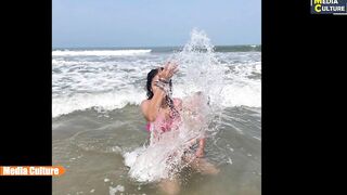 Shriya Saran Enjoying With Her Daughter || Shriya Saran Enjoying In Goa Beach With Her Daughter