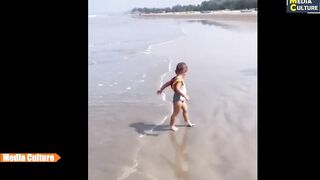 Shriya Saran Enjoying With Her Daughter || Shriya Saran Enjoying In Goa Beach With Her Daughter