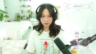 Jodi Wore A VERY Sus 'Catfish' Shirt to Stream!