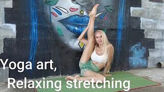 Yoga art, relaxing leg stretching ???????? #hotyoga #bikiniyoga #relax #yogachellenge ????