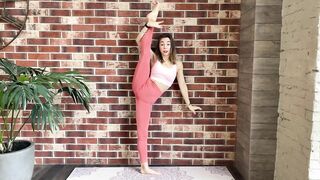 Middle Splits with Yoga and Gymnastics | Stretching time | Contortion #contortion #gymnastics #yoga