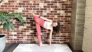 Middle Splits with Yoga and Gymnastics | Stretching time | Contortion #contortion #gymnastics #yoga