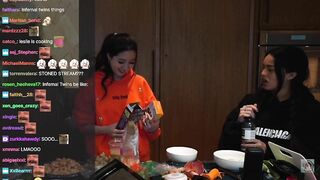 Valkyrae & Sykkuno share their braincell during the cooking stream